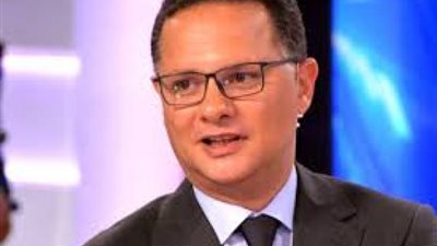 إصابة شريف عامر بإنسداد في شرايين المخ