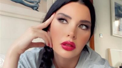 بملابس البحر.. لاميتا فرنجيه تثير الجدل بإطلالة مثيرة  (صور)