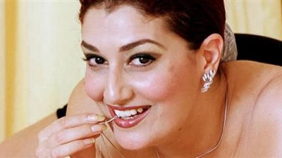 غادة عبد الرازق تصدم جمهورها بسبب إدمانها المخدرات واتهامها بحرق نجلها