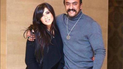 تراشق بالألفاظ واشتباك بالإيدي.. مشاجرة حادة ببن ياسمين عبد العزيز وأحمد العوضي تصل للشرطة