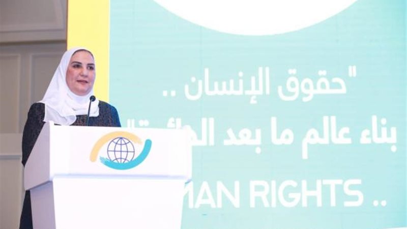 القباج أثناء المؤتمر