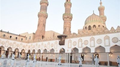 القوات المسلحة تقوم بأعمال التطهير والتعقيم لعدد من المساجد الكبرى خلال شهر رمضان المعظم