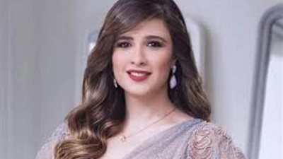 ياسمين عبد العزيز تتصدر محركات البحث بعد واقعة ضربها على يد فنان شهير