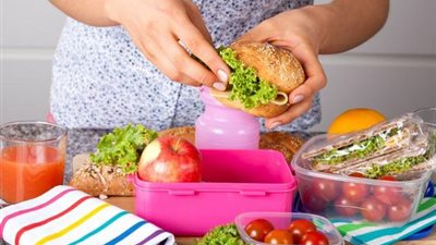 ما هي الأطعمة الأفضل للأطفال بالتزامن مع جائحة كورونا؟.. الصحة تجيب