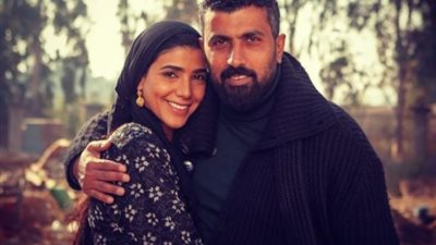 محمد سامي يدعم شقيقته في مسلسل ”نسل الأغراب”: فخور بيكي