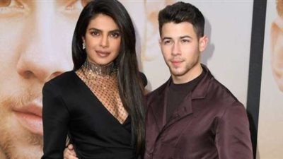 من جديد.. بريانكا شوبرا تشعل السوشيال ميديا بملابس مثيرة للجدل