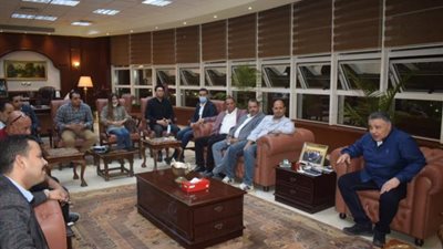 محافظ البحر الأحمر يلتقي أعضاء مجلسي النواب والشيوخ