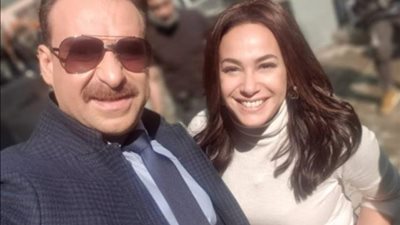 شاهد.. أحدث ظهور لـ نضال الشافعي من كواليس ”هجمة مرتدة” برفقة هند صبري