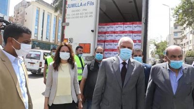 صور.. الجيزة تتسلم 12 الف كرتونه مواد غذائية و 15 طن  دجاج من صندوق تحيا مصر