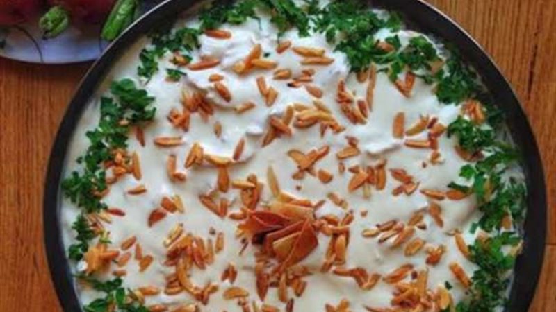 فتة دجاج بالزبادي