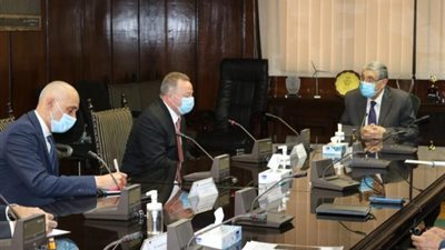 تفاصيل لقاء وزير الكهرباء بنائب رئيس شركة «هيتاشى اى.بى.بى.» لشبكات الكهرباء