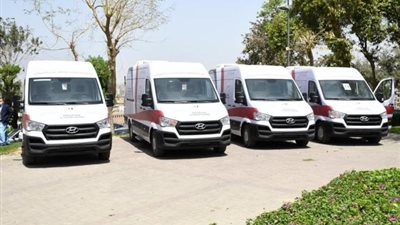 التخطيط تسلم الدفعة الأولى من سيارات المراكز التكنولوجية المتنقلة للتنمية المحلية