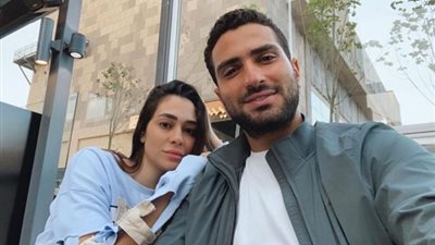 بكلمات رومانسية.. محمد الشرنوبى يتغزل فى زوجته عبر ”انستجرام”