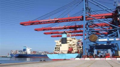 قناة السويس والطرق والكبارى توقعان عقد تطوير ميناء السخنة