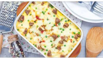 «زي المطاعم».. كيفية إعداد بطاطس بيورية بالسجق