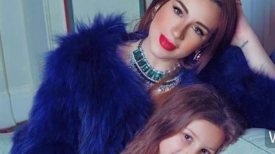 بعد انفصالها.. أسما شريف منير تحتفل بعيد ميلاد ابنتها: نور عيني