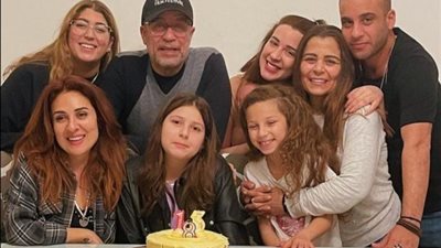 بالصور.. شريف منير يحتفل بعيد ميلاد نجلته وحفيدته وسط أجواء عائلية