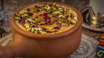 «زي المطاعم».. كيفية إعداد أم علي في المنزل