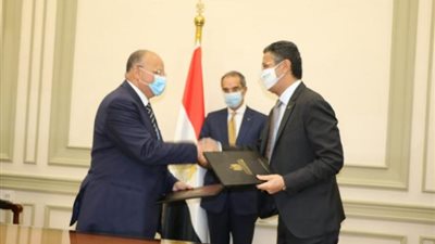 بالصور .. برتوكول تعاون بين محافظة القاهرة والهيئة القومية للبريد