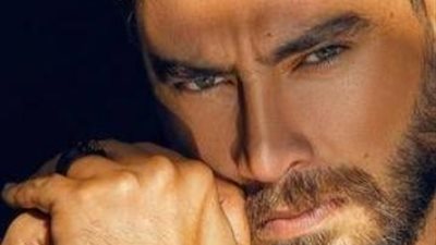 علاقته بهيفاء وهبي خربت بيته.. و”باب الحارة” سبب تألقه.. ونجى  من الموت بأعجوبة.. حكايات فتى أحلام البنات معتصم النهار