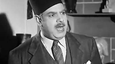 ترك الطب من أجل الفن.. حكم قراقوش تسبب فى إفلاسه.. له قصة مثيرة مع ميمى شكيب.. أسرار فى حياة سراج منير