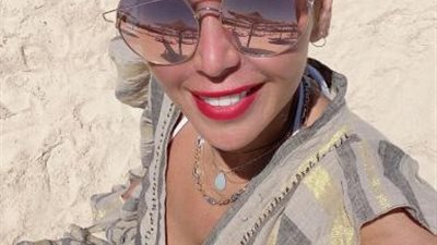 لقاء الخميسى تشعل مواقع التواصل الاجتماعى بـ”الهوت شورت”