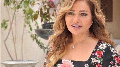 ليلى علوي تبدأ تصوير أولى مشاهد فيلمها الجديد ”قصة 200 جنيه”
