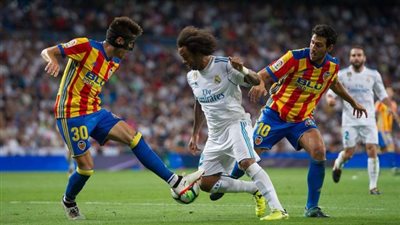 نهاية الشوط الأول بين ريال مدريد و فالنسيا بالتعادل السلبى