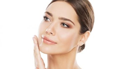 لتفتيح البشرة والبقع الداكنة بالوجه.. إليكي هذه الوصفات الطبيعية