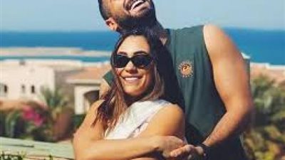 بالصور.. نجوم الفن يتحدون كورونا بقضاء شهر العسل علي البحر