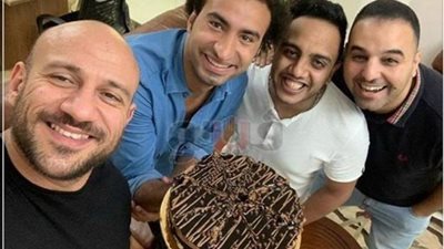 علي ربيع يحتفل بعيد ميلاد أحمد مكي: أحلى إنسان