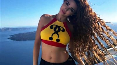 بـ هوت شورت علي البحر.. ميريام فارس تخطف أنظار جمهورها