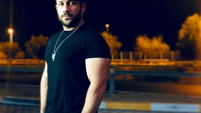 أوس أوس يحتفل بعيد ميلاد أحمد مكي ويعلق: ”واحشتنا يا كبير”