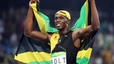 بولت: فكرت في العودة لمضمار ألعاب القوى ومدربي منعني