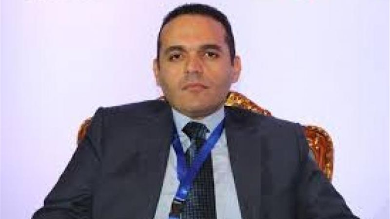 مدحت نافع