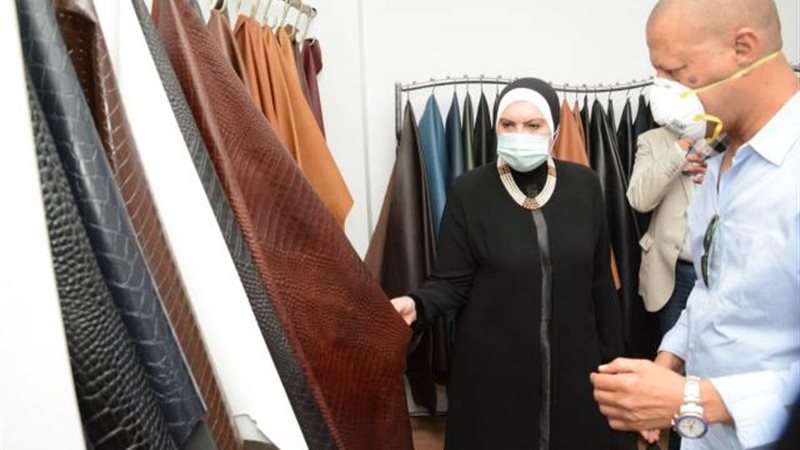 جولة لوزيرة التجارة