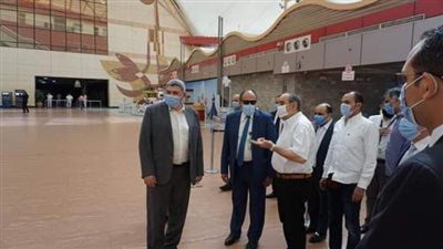وزير الطيران يتفقد مطار شرم الشيخ الدولى