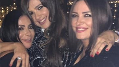 ريهام عبد الغفور لـ ياسمين عبد العزيز: ”ربنا يطمنا عليكي يا عشرة العمر”