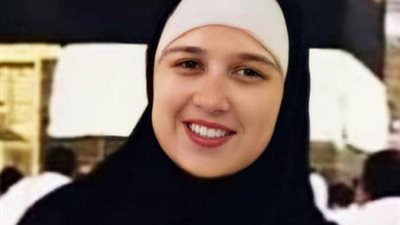 حلا شيحة تنشر صورة ياسمين عبد العزيز بالحجاب وتعلق: مفيش أحلى من الصورة دي