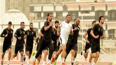 تدريبات تأهيلية للاعبى الزمالك فى مجمع الصالات