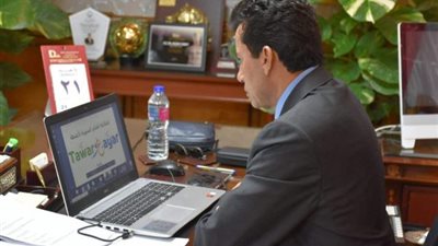 وزير الشباب والرياضة يختتم فعاليات برنامج طور وغير بالفيديو كونفرنس