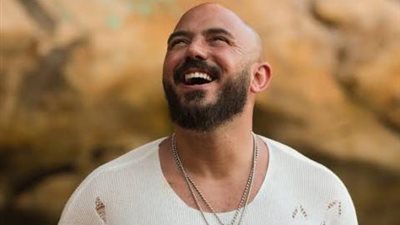 محمود العسيلى يحتفل بالعيد من جزر المالديف