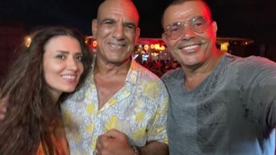 محمد لطفي ينشر صورة سيلفي مع عمرو دياب: العيد أحلى مع الهضبة