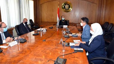 نيفين جامع: ندعم التوسعات الاستثمارية للشركات المحلية والعالمية فى السوق المصري