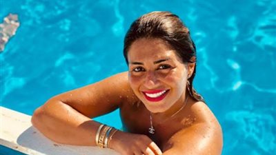 منة فضالى: ملتزمة بأداء الصلوات الخمس ولا أمانع فى ارتداء مايوه فى حياتى الشخصية