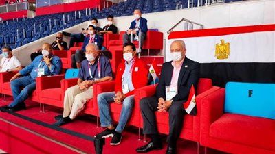 وزير الرياضة ورئيس الأولمبية يدعمان منتخب اليد أمام البرتغال في الأولمبياد