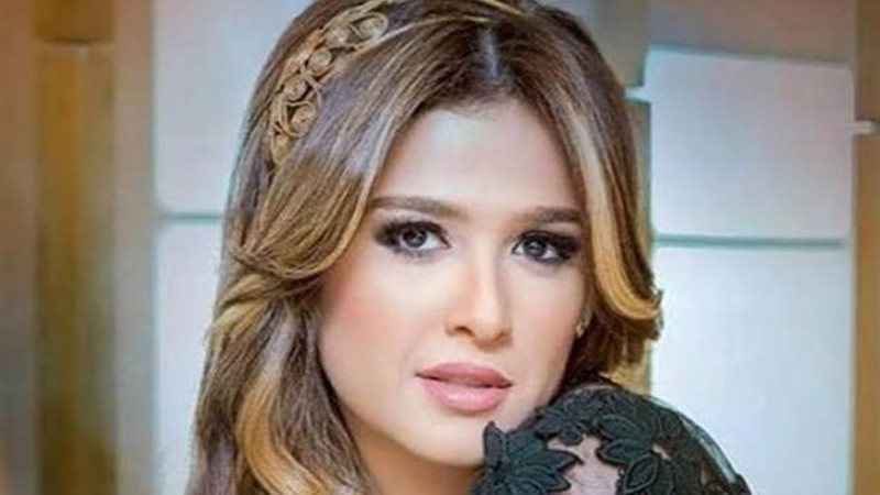 ياسمين عبد العزيز