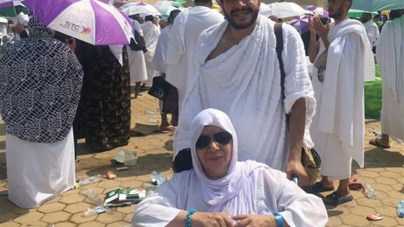 حسام داغر ووالدته
