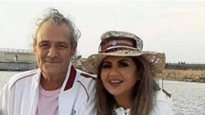 بوسي شلبي تحيي ذكرى رحيل فاروق الفيشاوي بصورة من دولاب الذكريات: الأخ والصديق الجدع