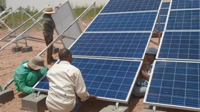 وانت في بيتك.. «إزاى تبيع الكهرباء للوزارة نفسها وتكسب فلوس»